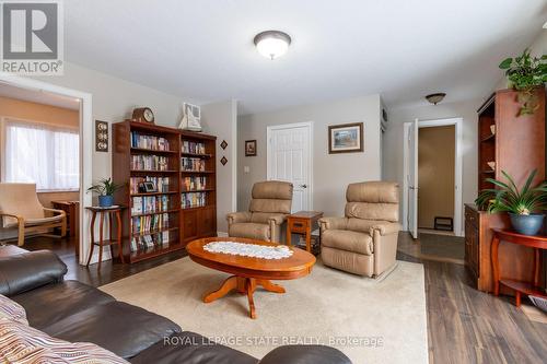 539 Mohawk Road W, Hamilton, ON - Indoor Photo Showing Living Room