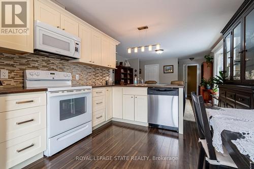 539 Mohawk Road W, Hamilton, ON - Indoor Photo Showing Kitchen