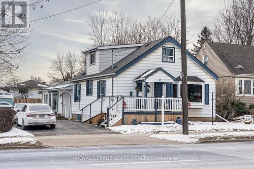 539 Mohawk Road W, Hamilton, ON - Outdoor With Facade