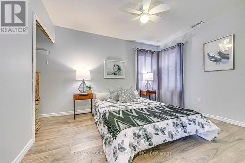 68 East 35Th Street, Hamilton, ON - Indoor Photo Showing Bedroom