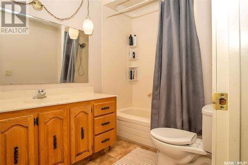 218 Plainsview Drive, Regina, SK - Indoor Photo Showing Bathroom