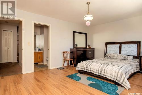 218 Plainsview Drive, Regina, SK - Indoor Photo Showing Bedroom