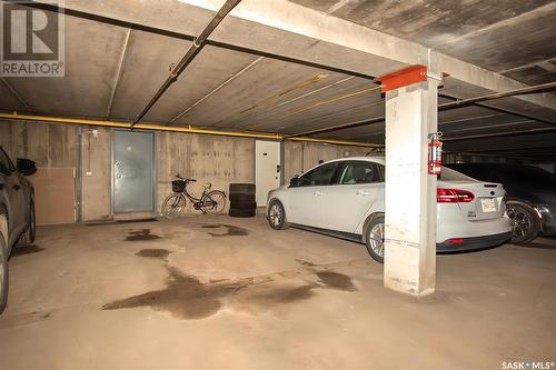 218 Plainsview Drive, Regina, SK - Indoor Photo Showing Garage