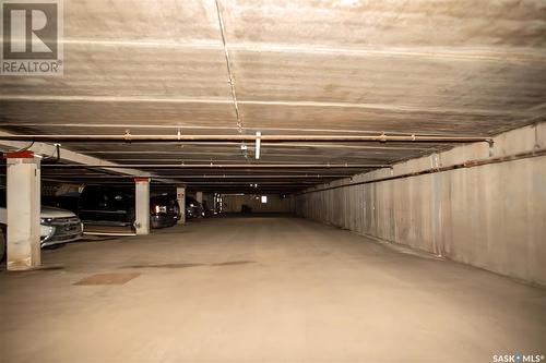 218 Plainsview Drive, Regina, SK - Indoor Photo Showing Garage