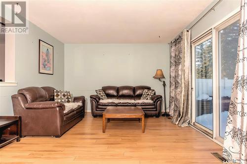 218 Plainsview Drive, Regina, SK - Indoor Photo Showing Living Room