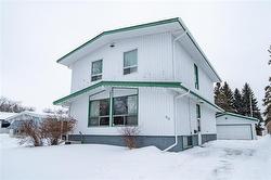 319 RONALD ST  Winnipeg, MB R3J 3J7