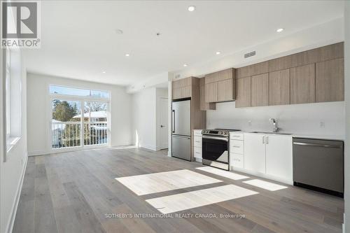 683 Melbourne Avenue, Ottawa, ON - Indoor Photo Showing Kitchen With Stainless Steel Kitchen