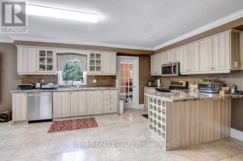 2215 Rosegate Drive, Mississauga, ON - Indoor Photo Showing Kitchen