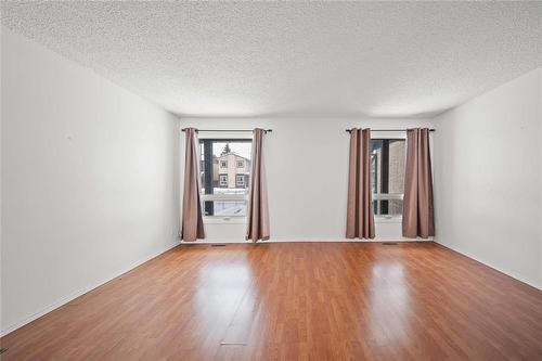 113 Kinver Avenue, Winnipeg, MB - Indoor Photo Showing Other Room