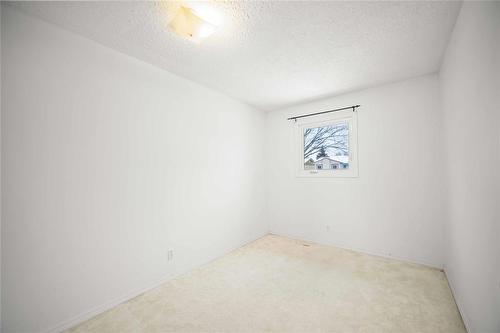 113 Kinver Avenue, Winnipeg, MB - Indoor Photo Showing Other Room