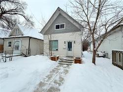 292 Queen ST  Winnipeg, MB R3J 1K7