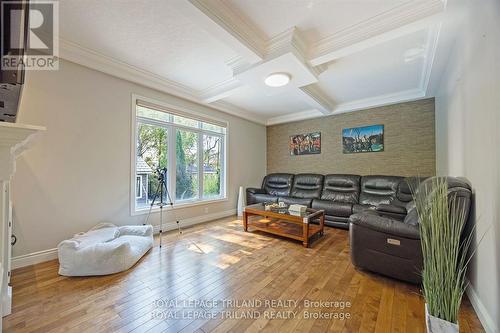 1519 Privet Place, London, ON - Indoor Photo Showing Living Room