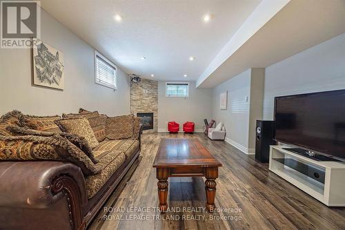 1519 Privet Place, London, ON - Indoor Photo Showing Living Room