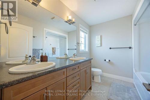 1519 Privet Place, London, ON - Indoor Photo Showing Bathroom