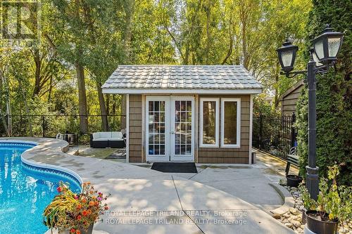 1519 Privet Place, London, ON - Outdoor With In Ground Pool