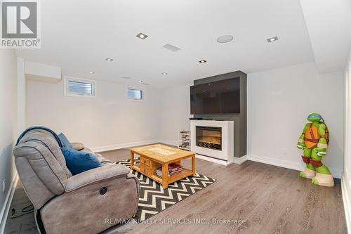 685 Montbeck Crescent, Mississauga, ON - Indoor With Fireplace