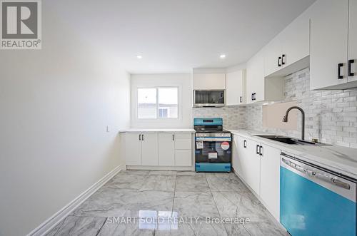 198 Silver Aspen Crescent, Kitchener, ON - Indoor Photo Showing Kitchen