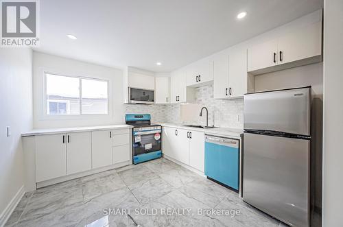 198 Silver Aspen Crescent, Kitchener, ON - Indoor Photo Showing Kitchen