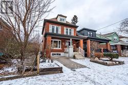 164 EDGEMONT STREET S  Hamilton, ON L8K 2H9