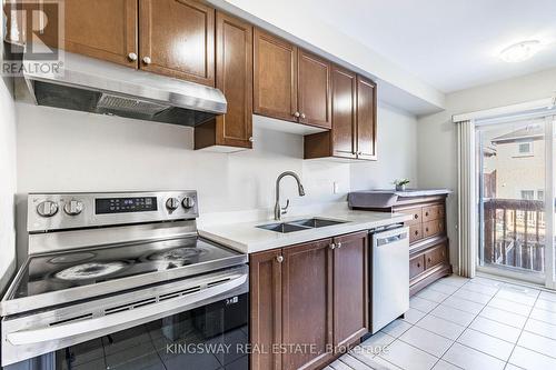 5821 Tiz Road, Mississauga, ON - Indoor Photo Showing Kitchen With Double Sink