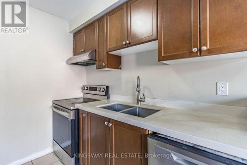 5821 Tiz Road, Mississauga, ON - Indoor Photo Showing Kitchen With Double Sink