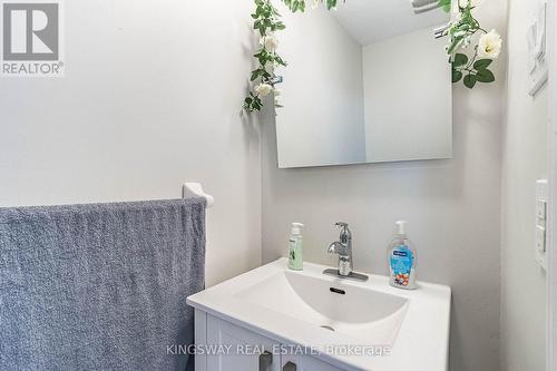 5821 Tiz Road, Mississauga, ON - Indoor Photo Showing Bathroom