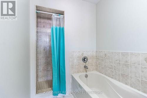 5821 Tiz Road, Mississauga, ON - Indoor Photo Showing Bathroom