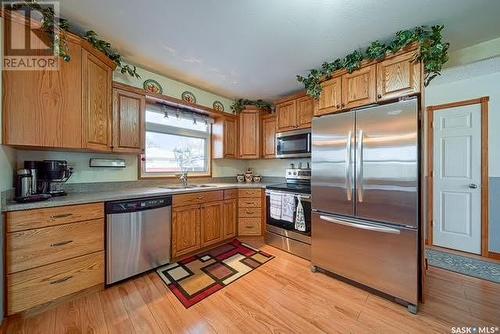 164 Krivel Crescent, Regina, SK - Indoor Photo Showing Kitchen