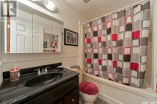 164 Krivel Crescent, Regina, SK - Indoor Photo Showing Laundry Room