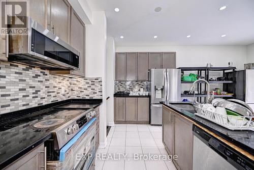 52 Weatherall Avenue, Cambridge, ON - Indoor Photo Showing Kitchen With Upgraded Kitchen