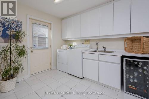 4011 Lantern Lane, Burlington, ON - Indoor Photo Showing Laundry Room