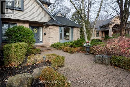 4011 Lantern Lane, Burlington, ON - Outdoor With Facade