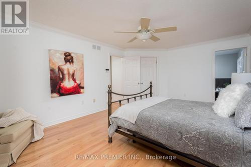 4011 Lantern Lane, Burlington, ON - Indoor Photo Showing Bedroom