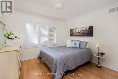 4011 Lantern Lane, Burlington, ON - Indoor Photo Showing Bedroom