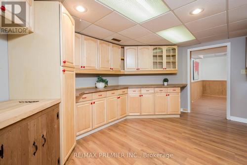 4011 Lantern Lane, Burlington, ON - Indoor Photo Showing Kitchen