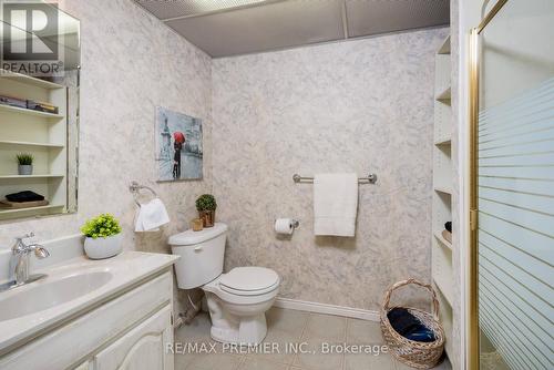 4011 Lantern Lane, Burlington, ON - Indoor Photo Showing Bathroom