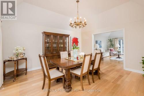 4011 Lantern Lane, Burlington, ON - Indoor Photo Showing Dining Room