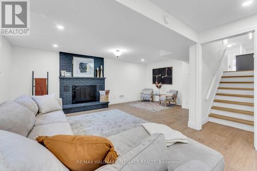 9 Piper Place, Hamilton, ON - Indoor Photo Showing Living Room With Fireplace