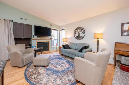 47 Hedgestone Crescent, Winnipeg, MB - Indoor Photo Showing Living Room With Fireplace