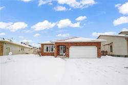 113 Royal Park CR  Winnipeg, MB R2J 3Z3