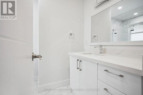 396 Hudson Drive, London, ON - Indoor Photo Showing Bathroom