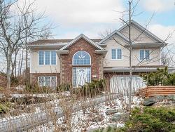 37 Mountain Ash Court  Dartmouth, NS B2Y 4N3