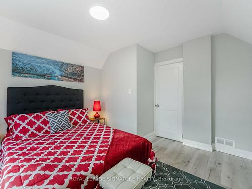 24 Keith St, Hamilton, ON - Indoor Photo Showing Bedroom