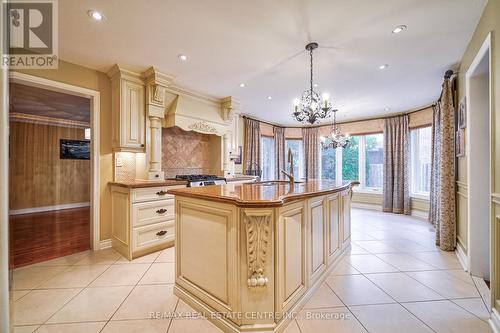 4493 Badminton Drive, Mississauga, ON - Indoor Photo Showing Kitchen