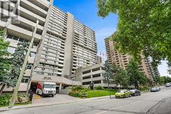 2304 - 530 LAURIER AVENUE W  Ottawa, ON K1R 7T1