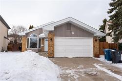 28 Deepwood COVE  Winnipeg, MB R2V 4E5