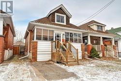 64 GRAHAM AVENUE S  Hamilton, ON L8K 2M1