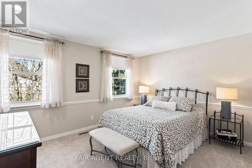 18 Normandy Gardens, London, ON - Indoor Photo Showing Bedroom