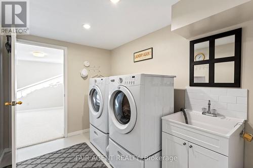 18 Normandy Gardens, London, ON - Indoor Photo Showing Laundry Room