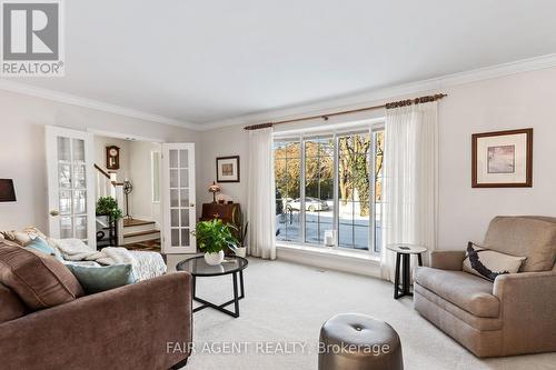 18 Normandy Gardens, London, ON - Indoor Photo Showing Living Room